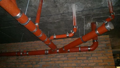 Безраструбная заглушка с прижимными скобами