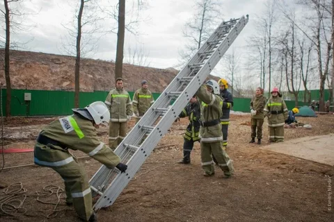 Лестницы пожарные спасательные